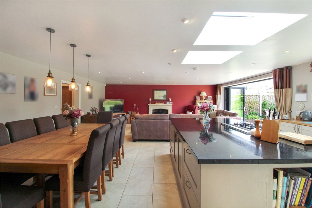 Property photo 3 of 23 Picture No. 32