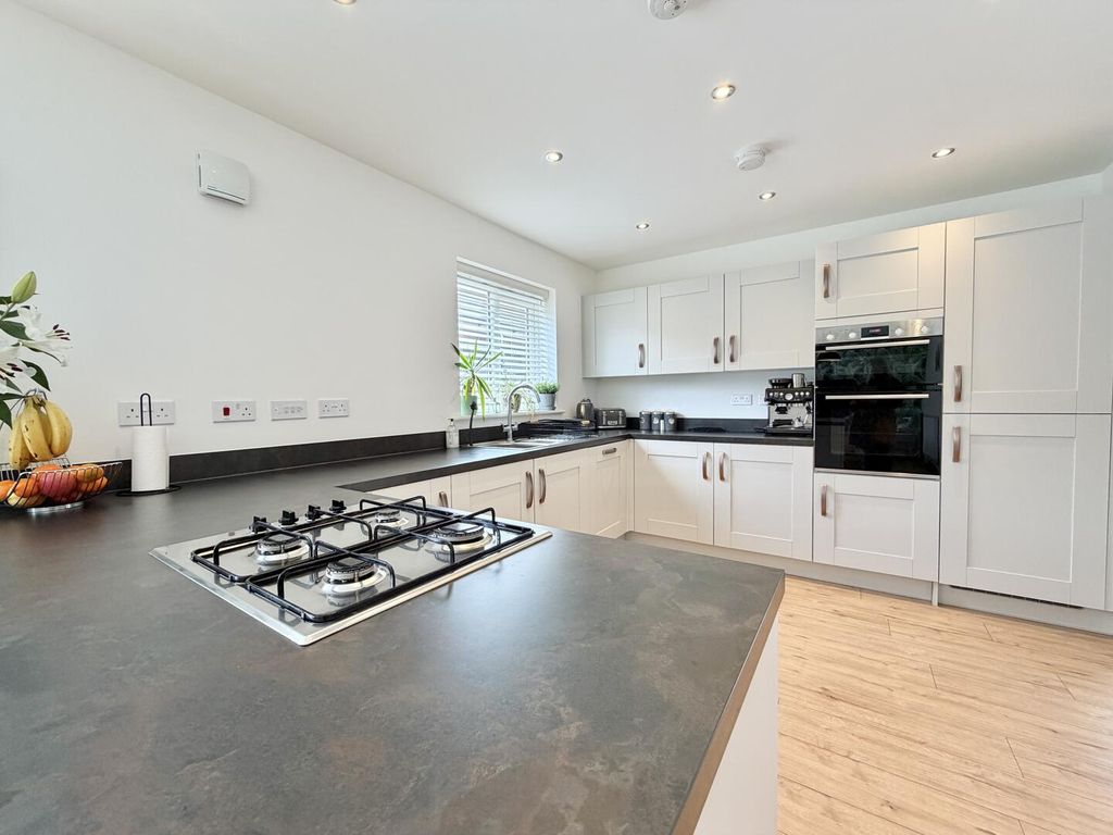 Property photo 2 of 32 Kitchen