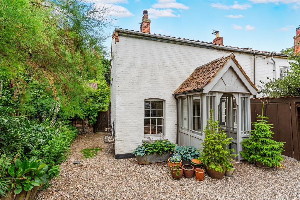 Property photo 2 of 30
