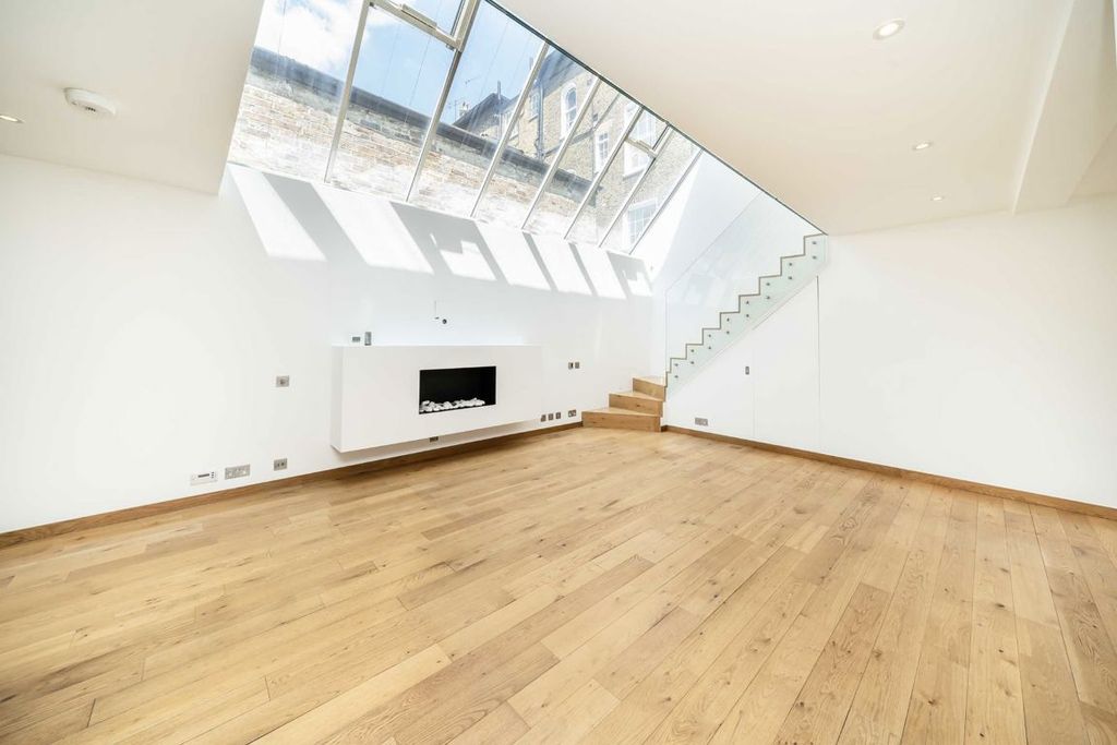 Property photo 1 of 9