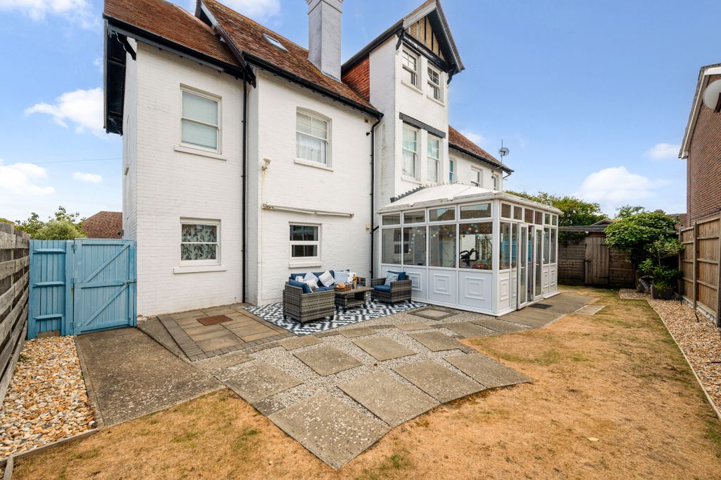 Property photo 3 of 24