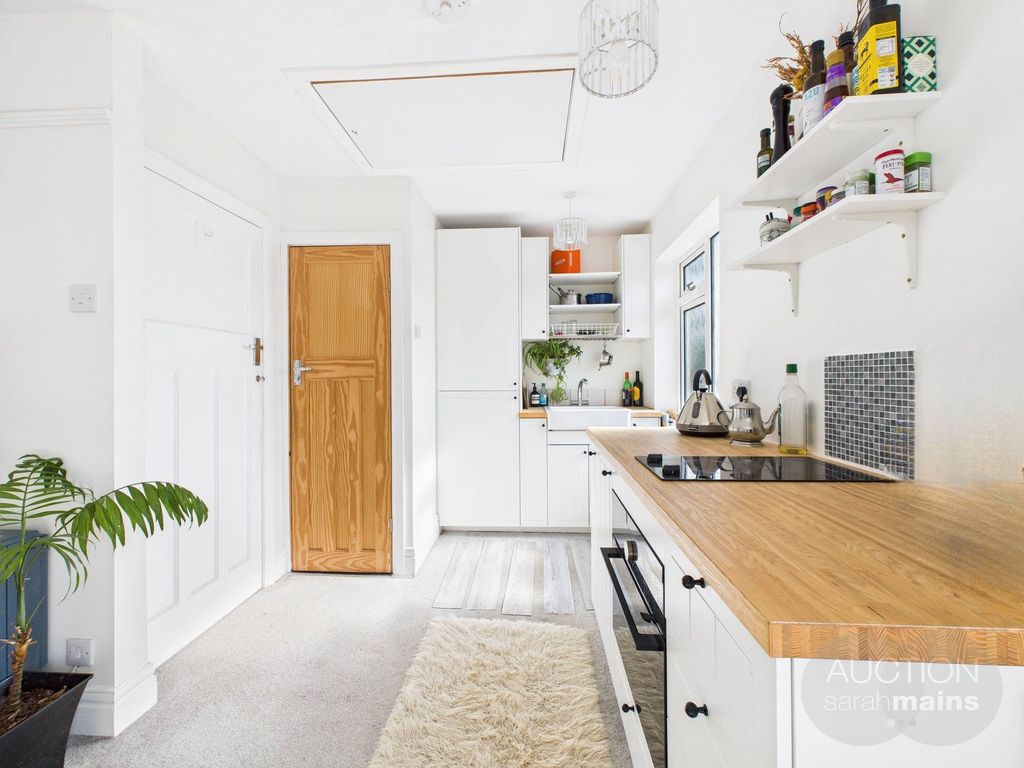 Property photo 2 of 12 Kitchen
