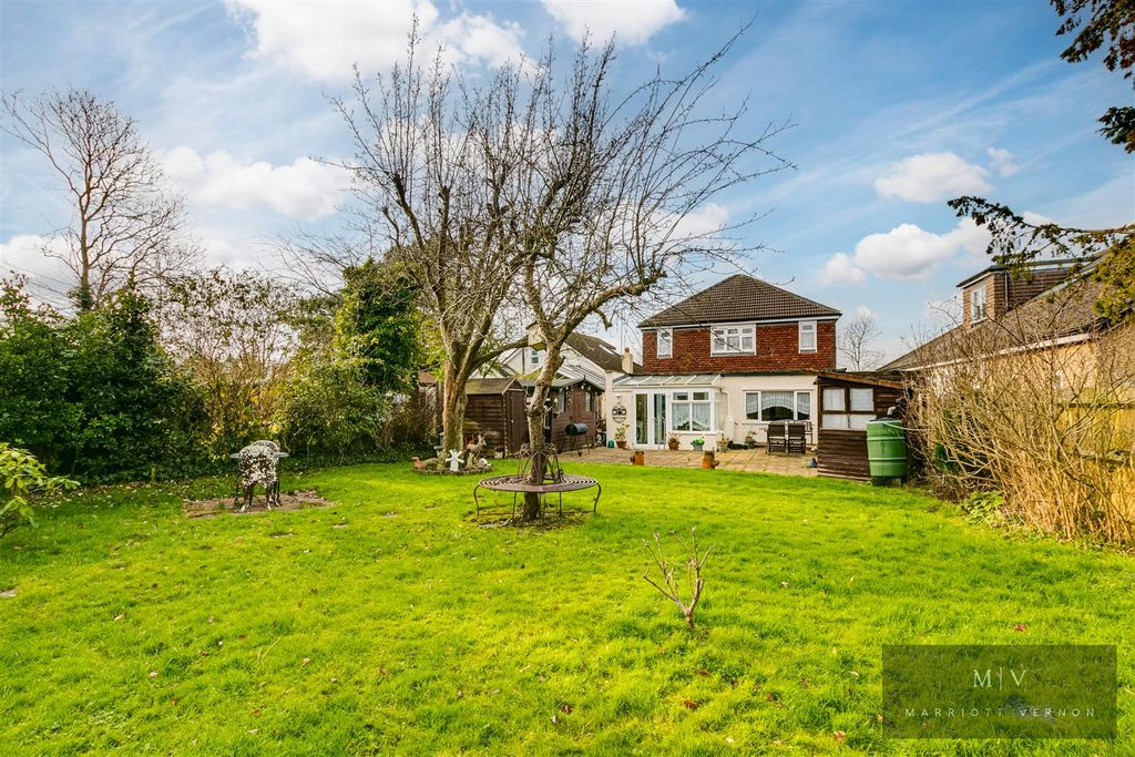 Property photo 2 of 20 Woodmere Close 14 MV-11.Jpg