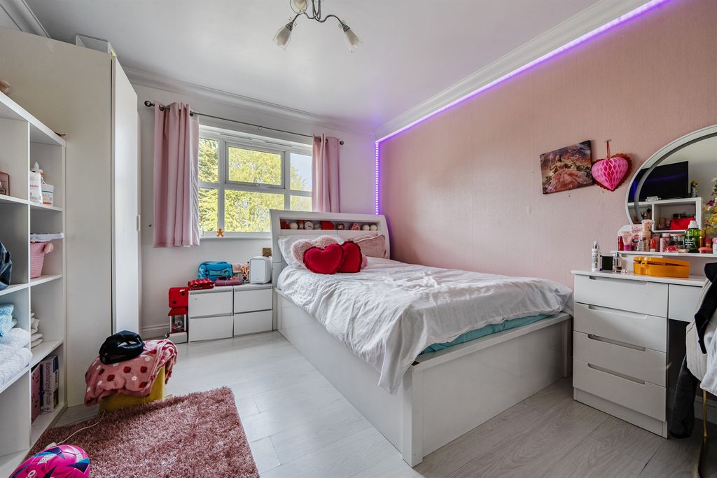 Additional image 5 of 3 bed penthouse for saleThe Ridgeway, Enfield EN2