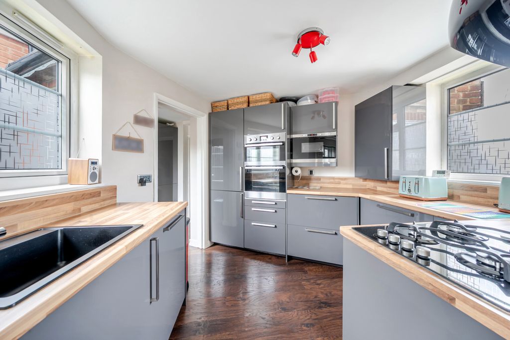 Property photo 2 of 14