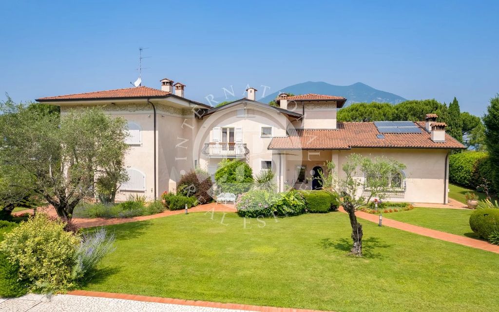 Property photo 3 of 39