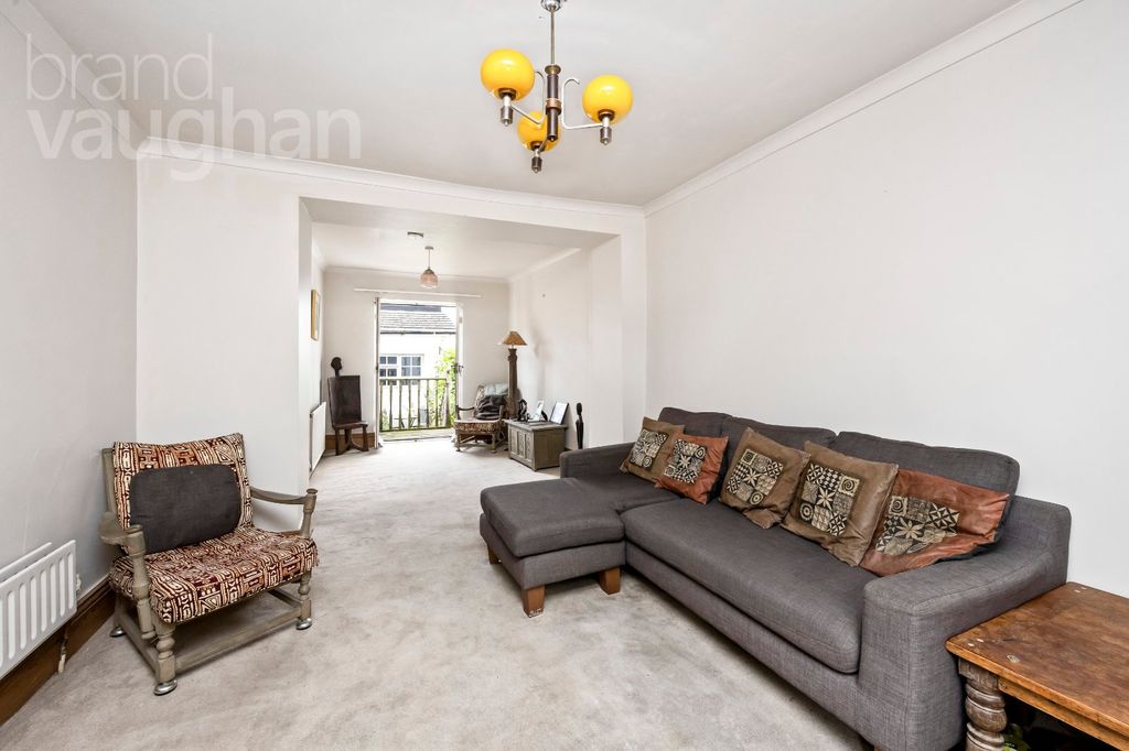 Property photo 2 of 39 Picture No. 17
