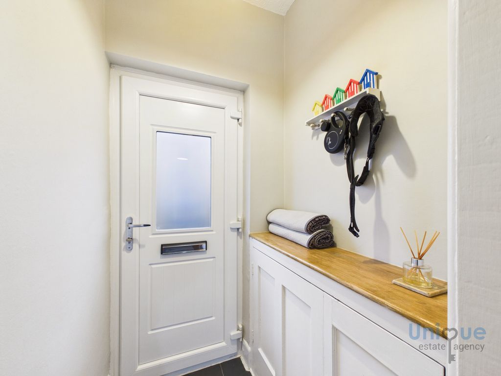 Property photo 2 of 31