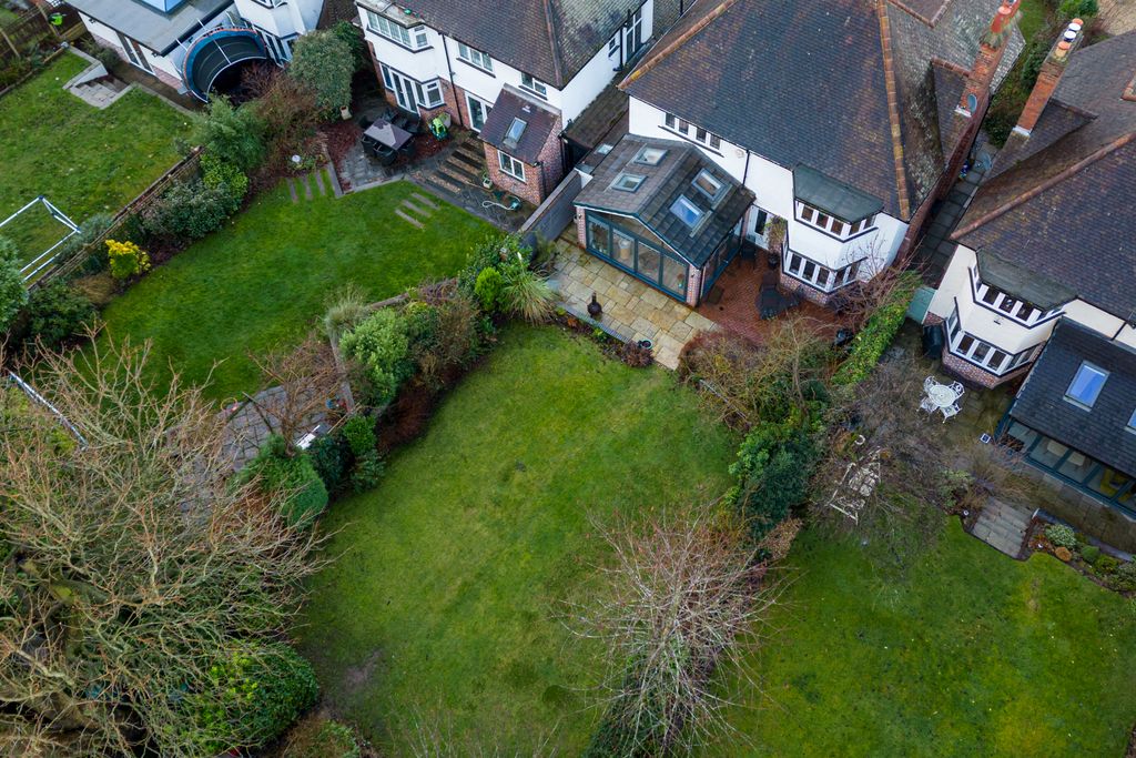Property photo 3 of 40