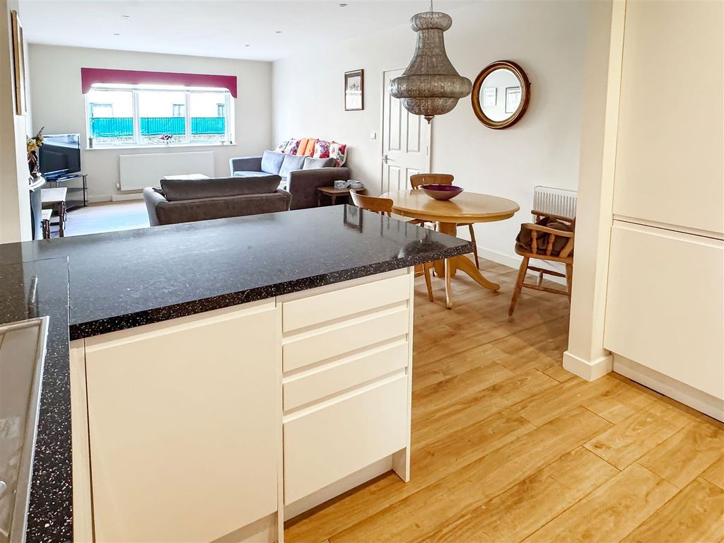 Property photo 3 of 12 Img_8800.Jpg