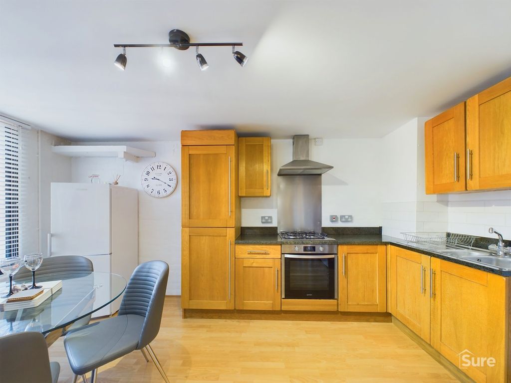 Property photo 3 of 12