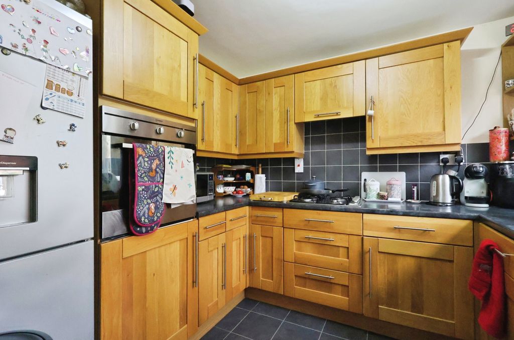 Property photo 3 of 30