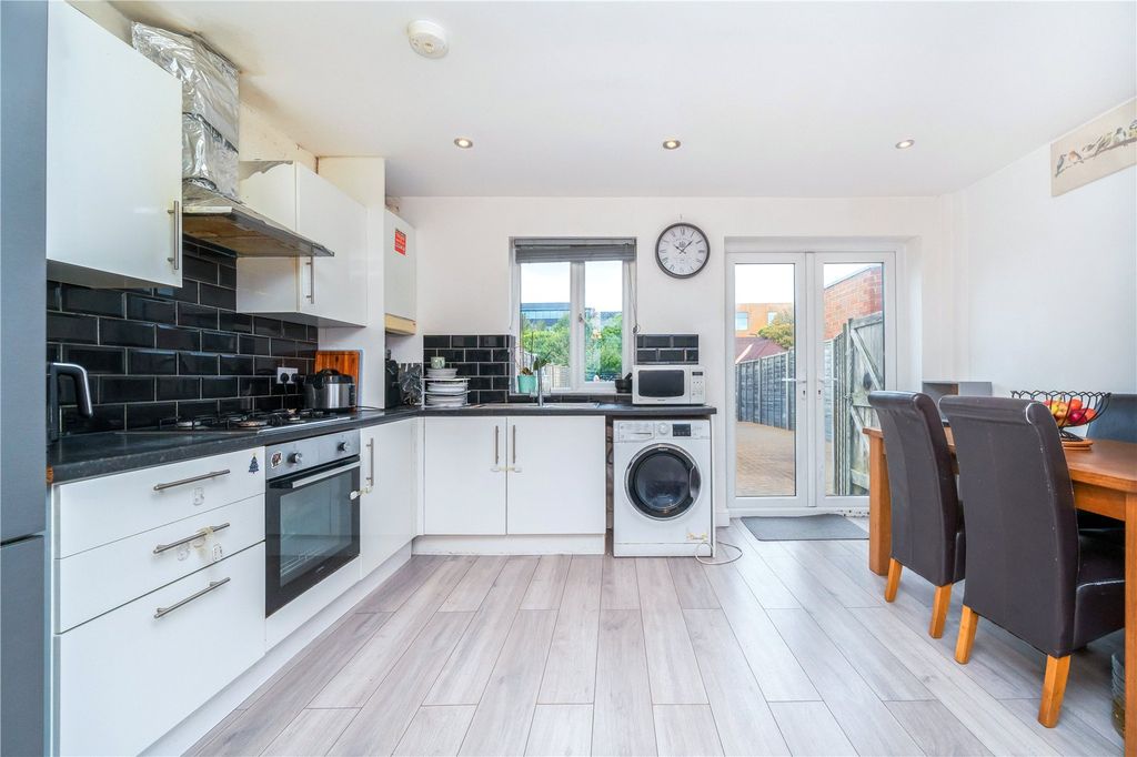 Property photo 2 of 12 Picture No. 02