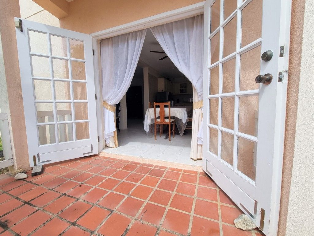 Property photo 2 of 28