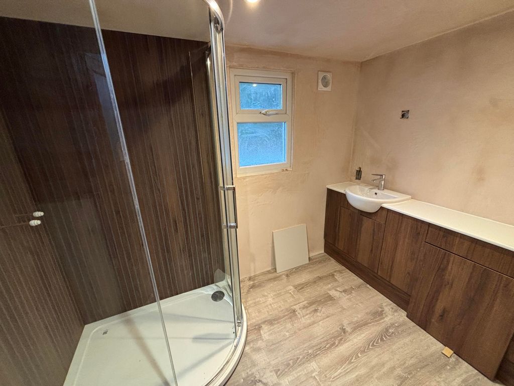 Property photo 2 of 3