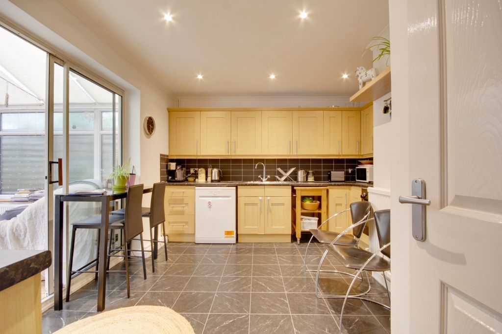 Property photo 3 of 15 Img_0305-Img_0307