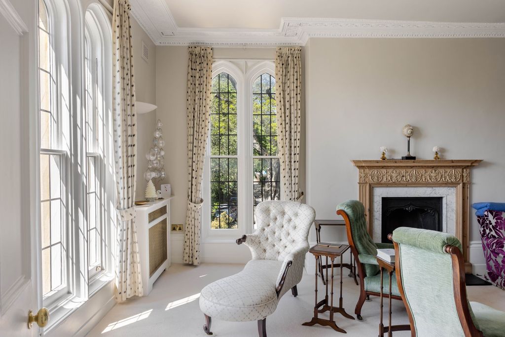 Property photo 1 of 23