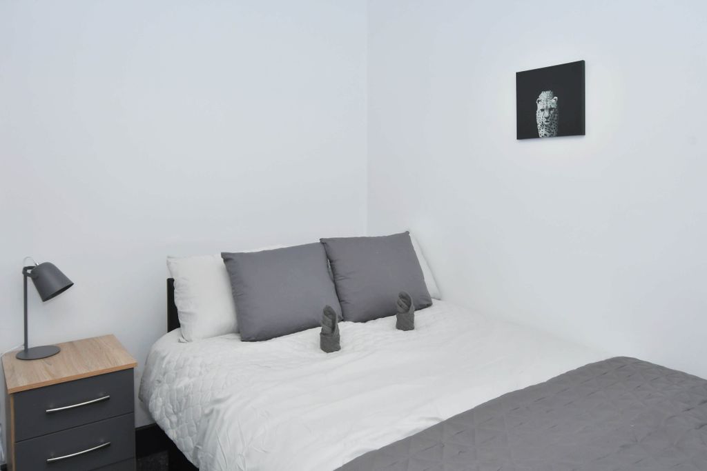 Property photo 3 of 28 Superior Double With TV