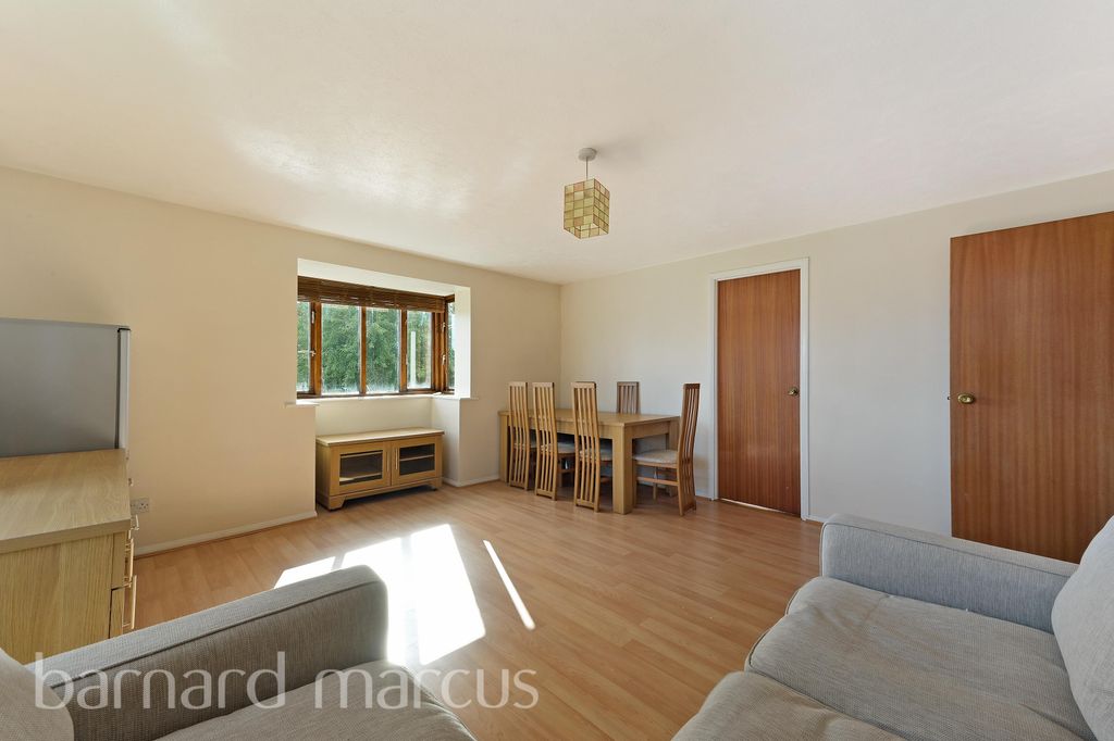 Property photo 3 of 8 Dining Room
