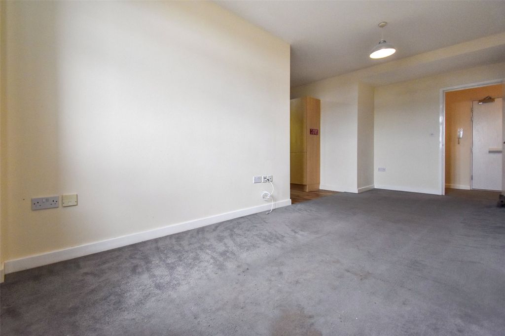 Property photo 2 of 11 Picture No. 14