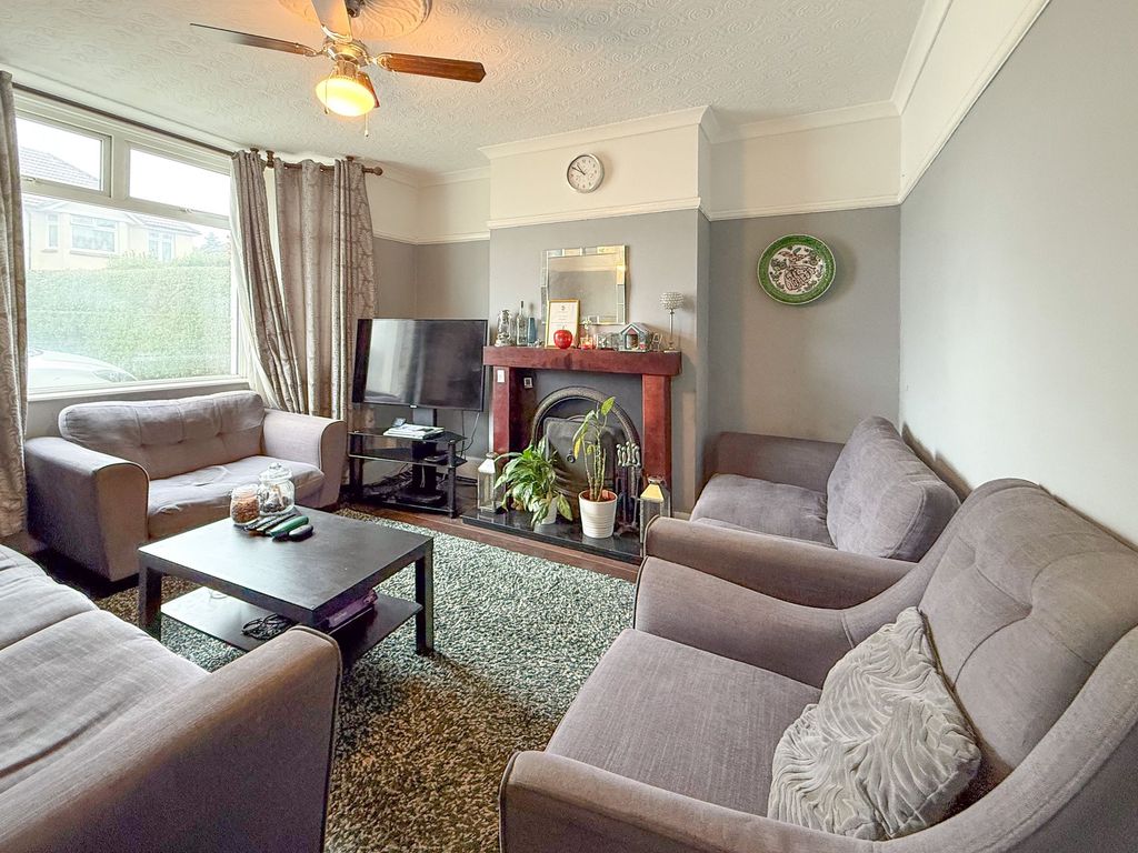 Property photo 2 of 42