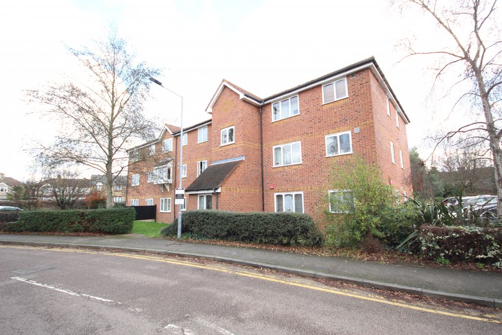Property photo 1 of 3 Brindley Close, Wembley, Middlesex Ha0