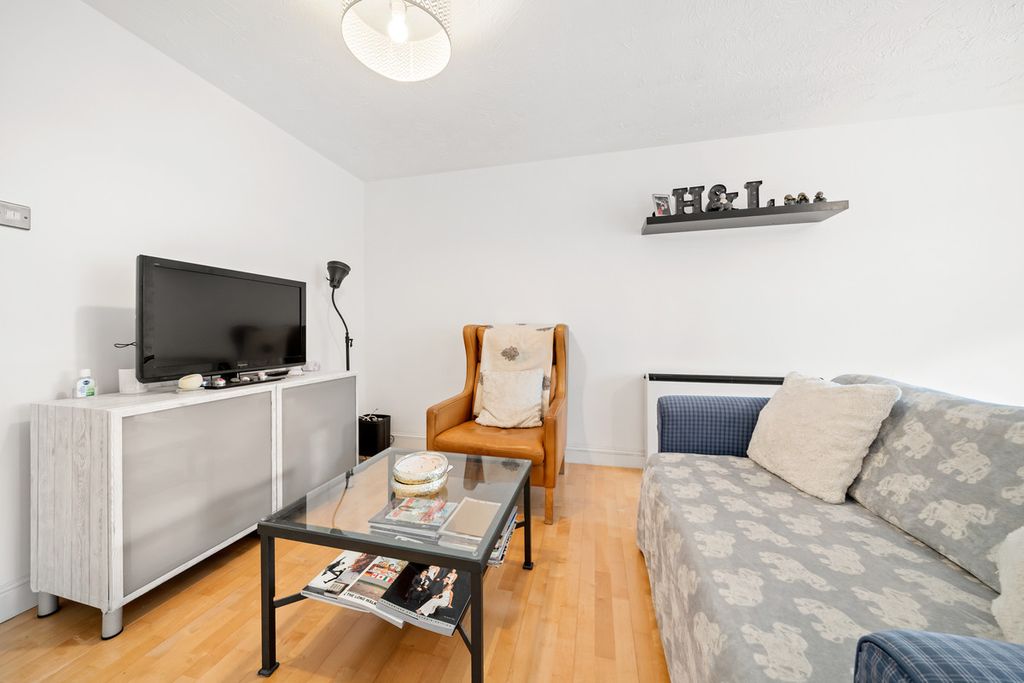 Property photo 3 of 9