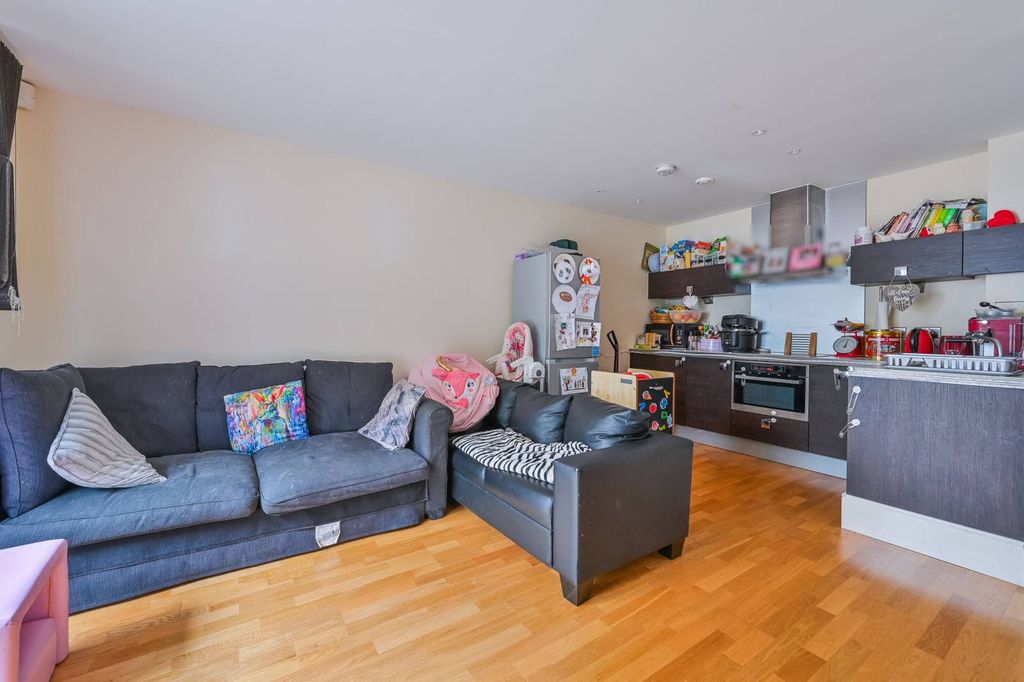 Property photo 1 of 23