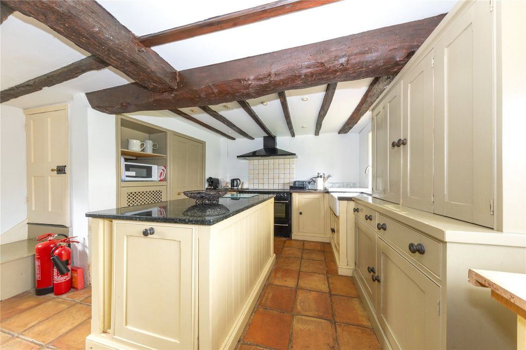 Property photo 3 of 28 Kitchen