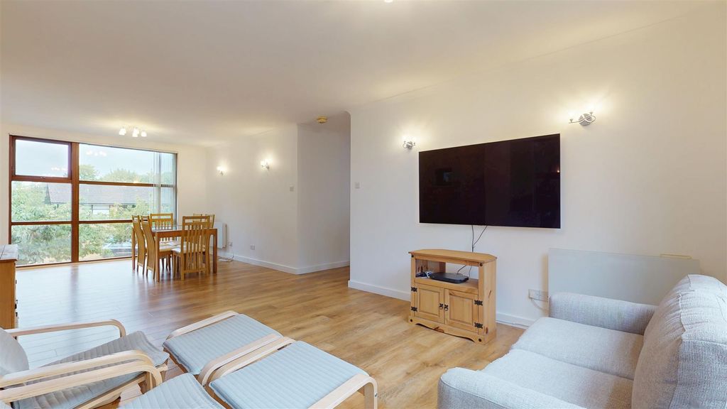 Additional image 12 of 4 bed flat for saleWoodward Place, Loughton Lodge, Milton Keynes MK8