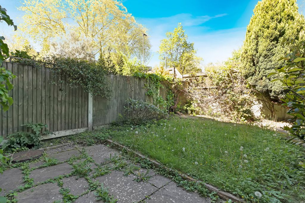 Property photo 2 of 18