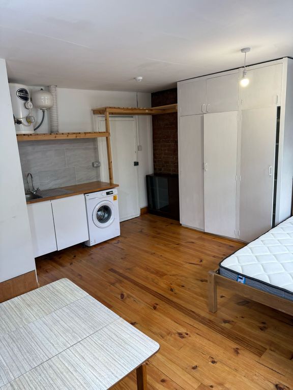 Property photo 1 of 2