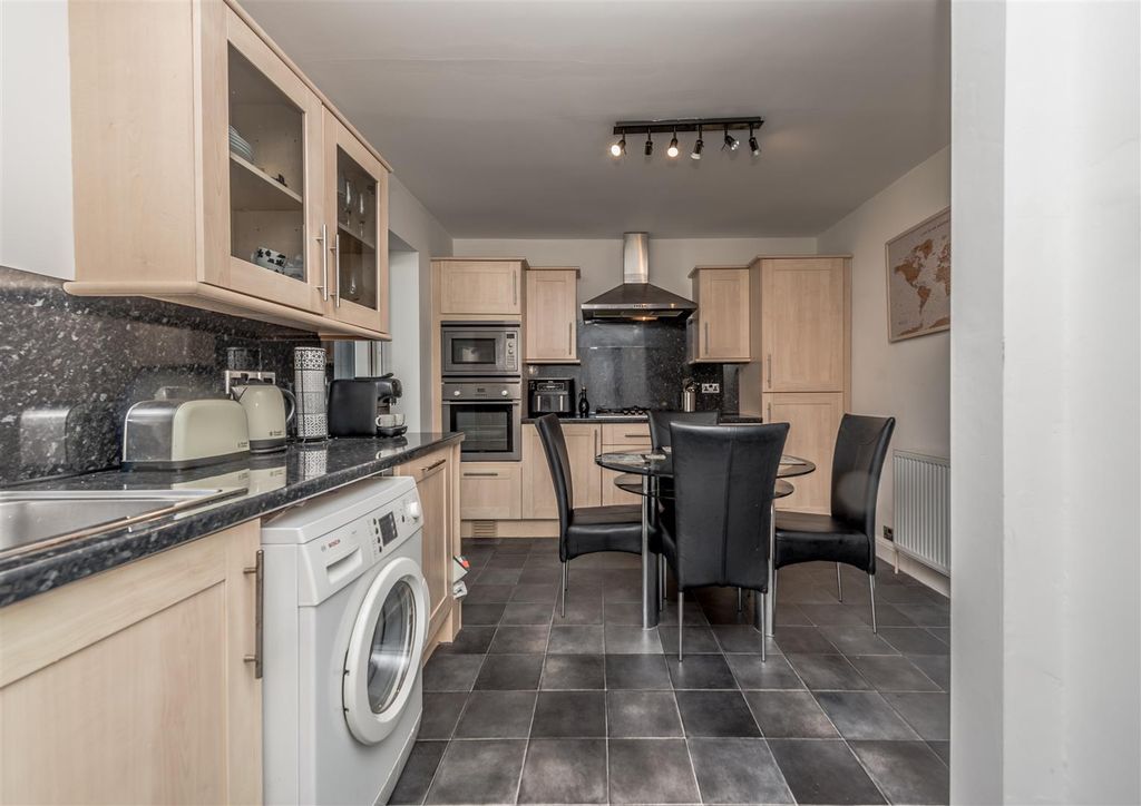 Property photo 3 of 24 Fitted Dining Kitchen: