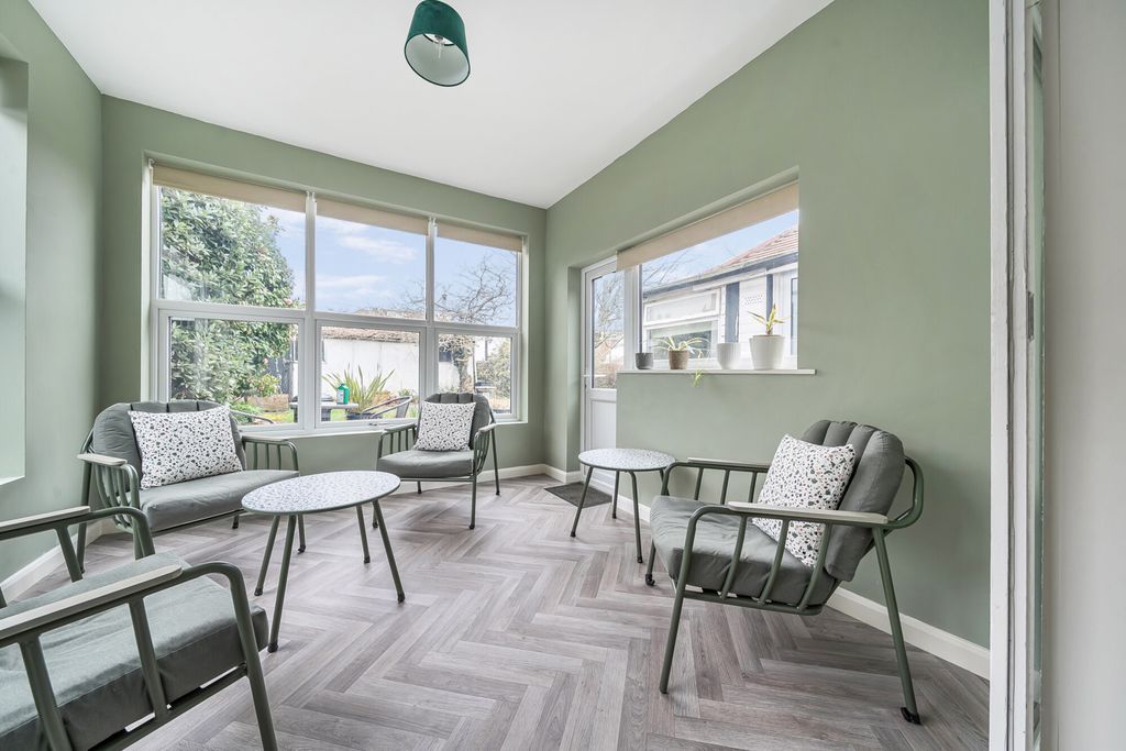 Property photo 3 of 20 1421121-9-69Aad7d...