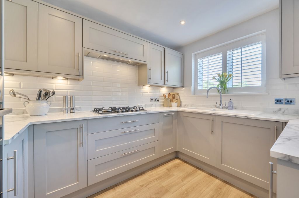 Property photo 3 of 19 1473084-12-6A22E5...