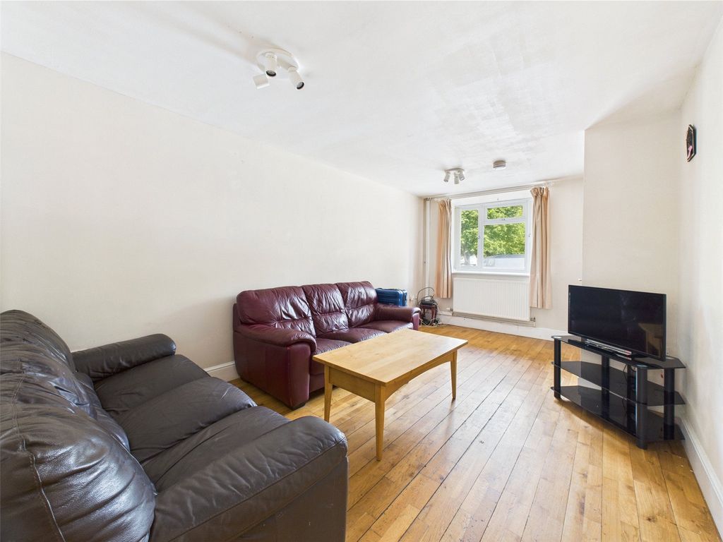 Property photo 3 of 16 Picture No. 20