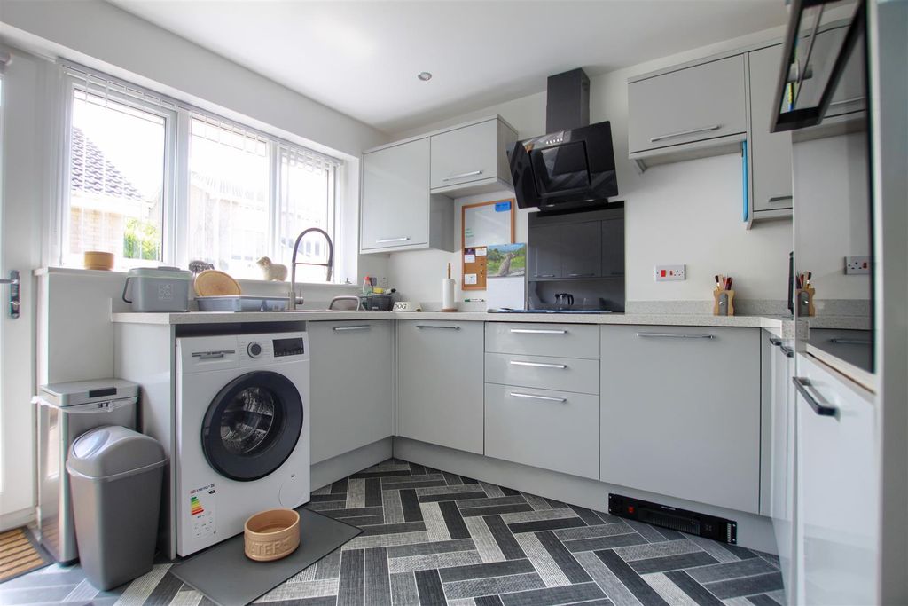 Property photo 2 of 13 Cy7.Jpg