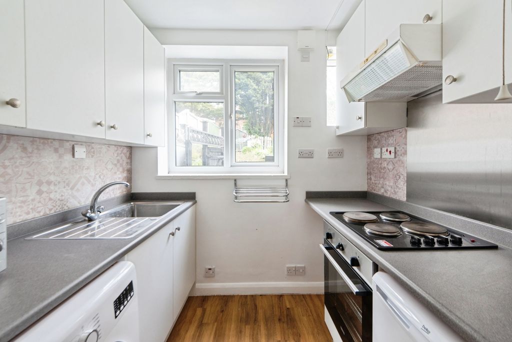 Property photo 2 of 14 Kitchen