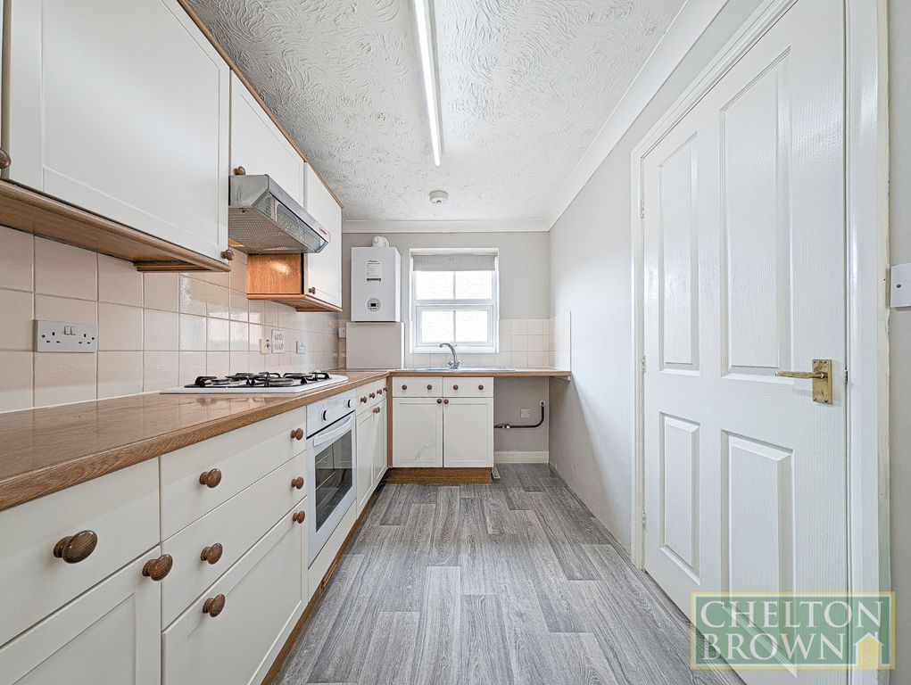 Property photo 3 of 19 Kitchen