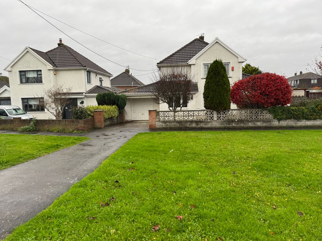 Property photo 2 of 27