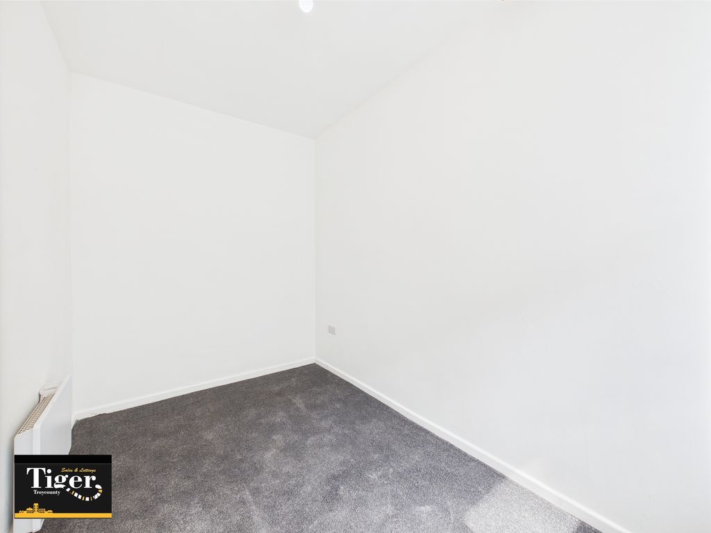 Property photo 2 of 5 Cam03440G0-Pr0316-Still011