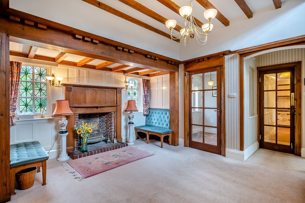 Property photo 2 of 32