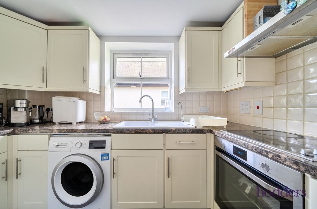 Property photo 3 of 20 261335F1-E171-4Fb...