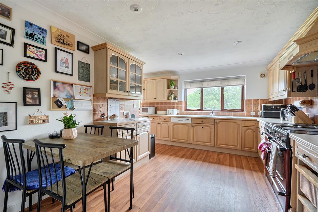 Property photo 2 of 20 1467975-20-6A19A39A723Ef.Jpg