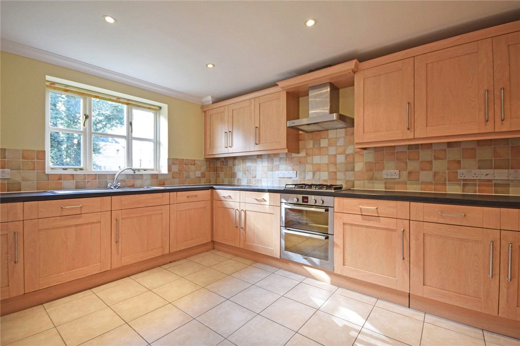Property photo 2 of 11 Picture No. 23