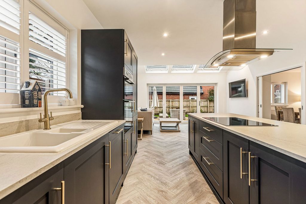 Property photo 3 of 26