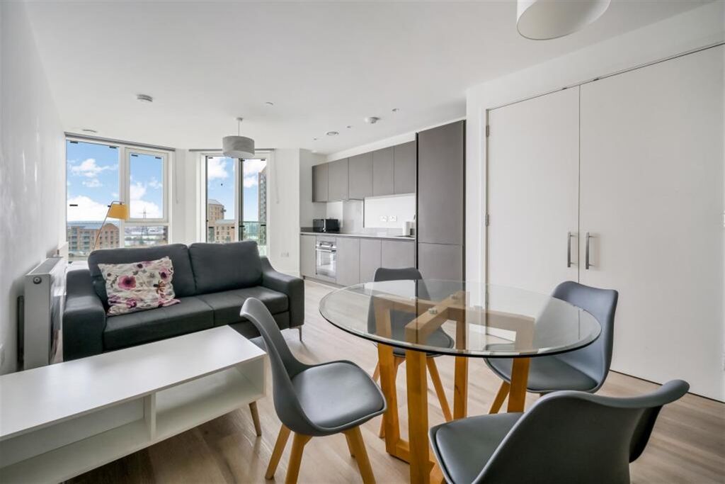 Property photo 1 of 8 (Main)