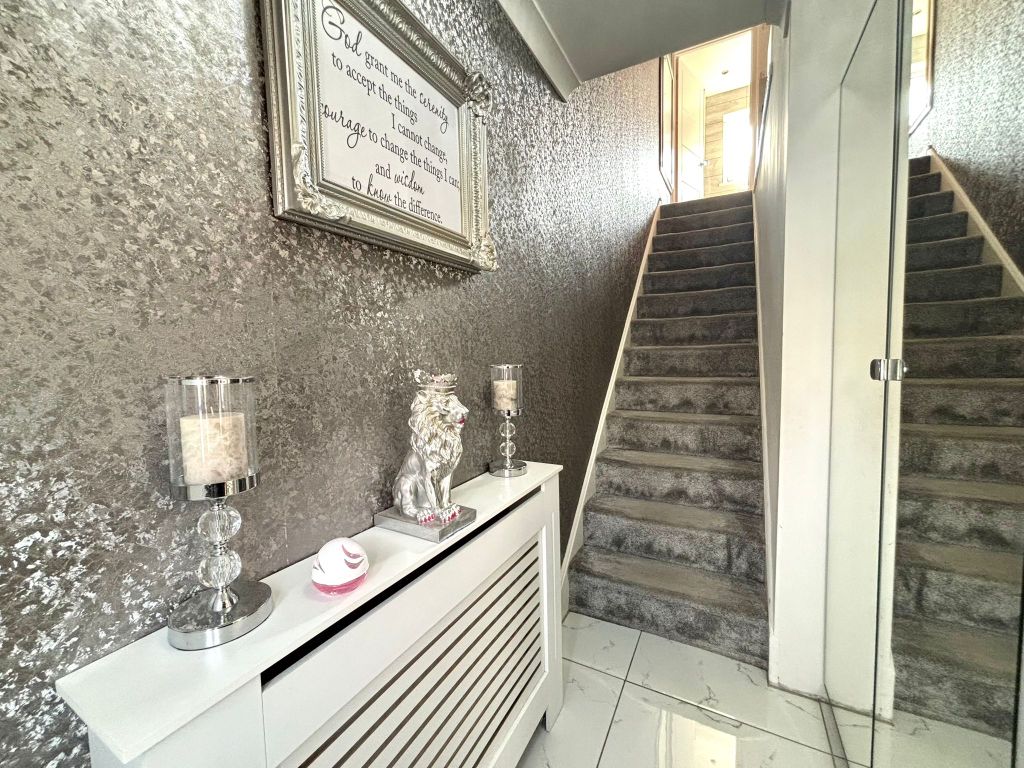 Property photo 2 of 27 Entrance