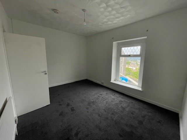 Property photo 2 of 8 1