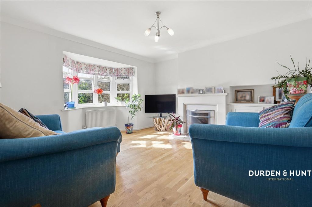 Property photo 2 of 26